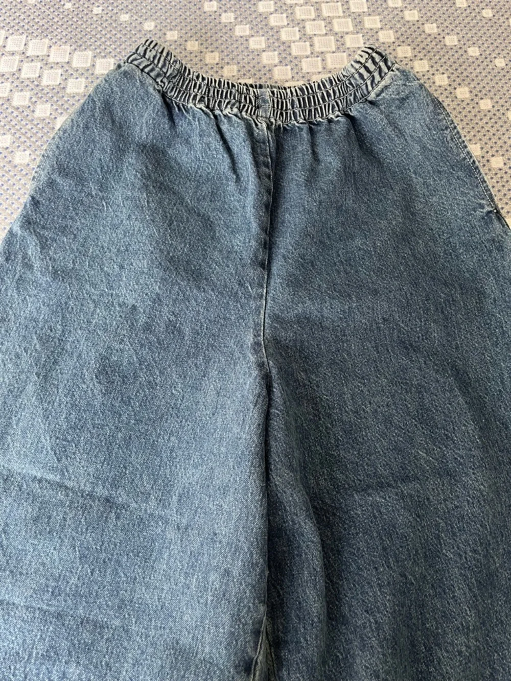 Wide Leg Flare Jeans in Dark Blue - Picture 2 of 6